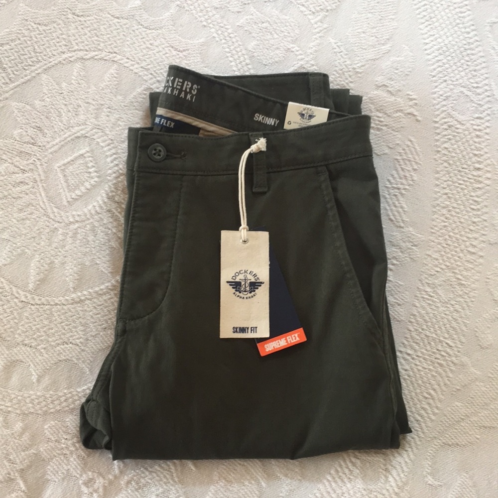 🆕 NWT Dockers Mens Skinny Fit Khaki Pants
